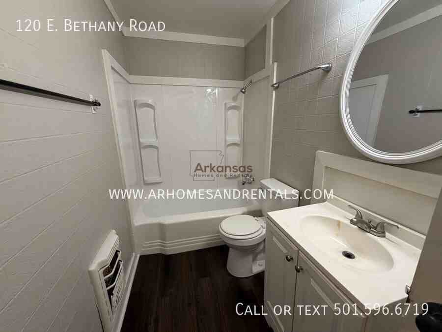 120 E Bethany Rd - Photo 5 of 17