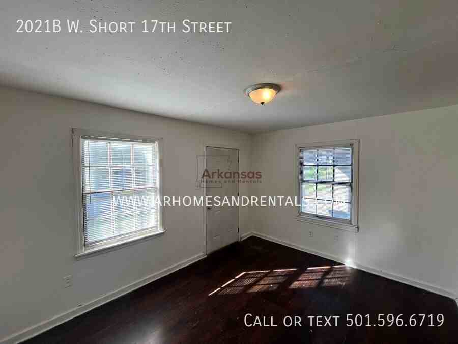 2021 W Short 17th St Apt B - Photo 2 of 8