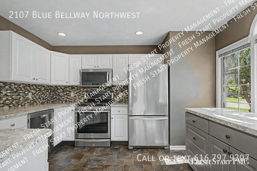 2107 Blue Bellway Nw - Photo 5 of 33