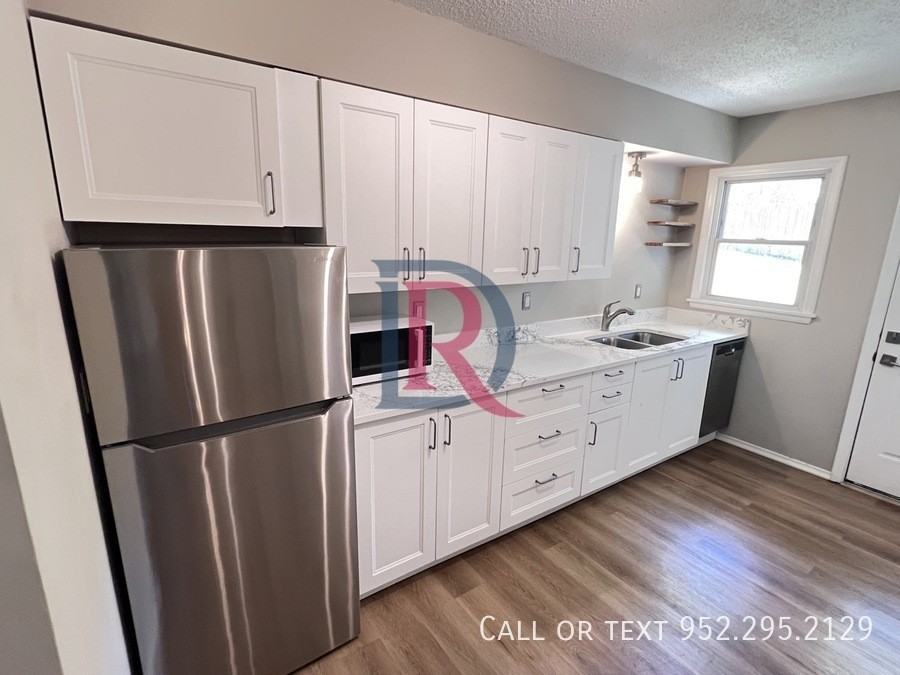 13702 Country Ln - Photo 5 of 24