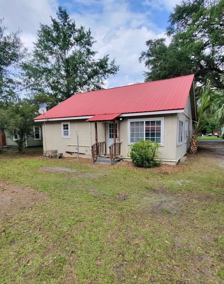 198 Holmesville Ave - Photo 4 of 6