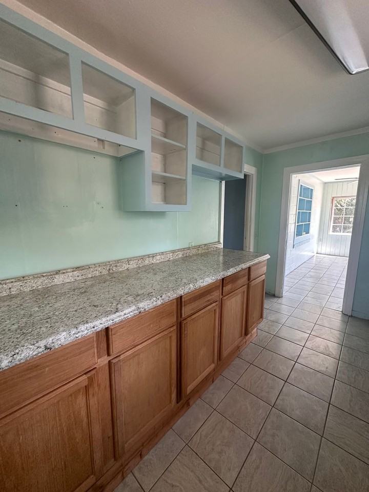 198 Holmesville Ave - Photo 6 of 6