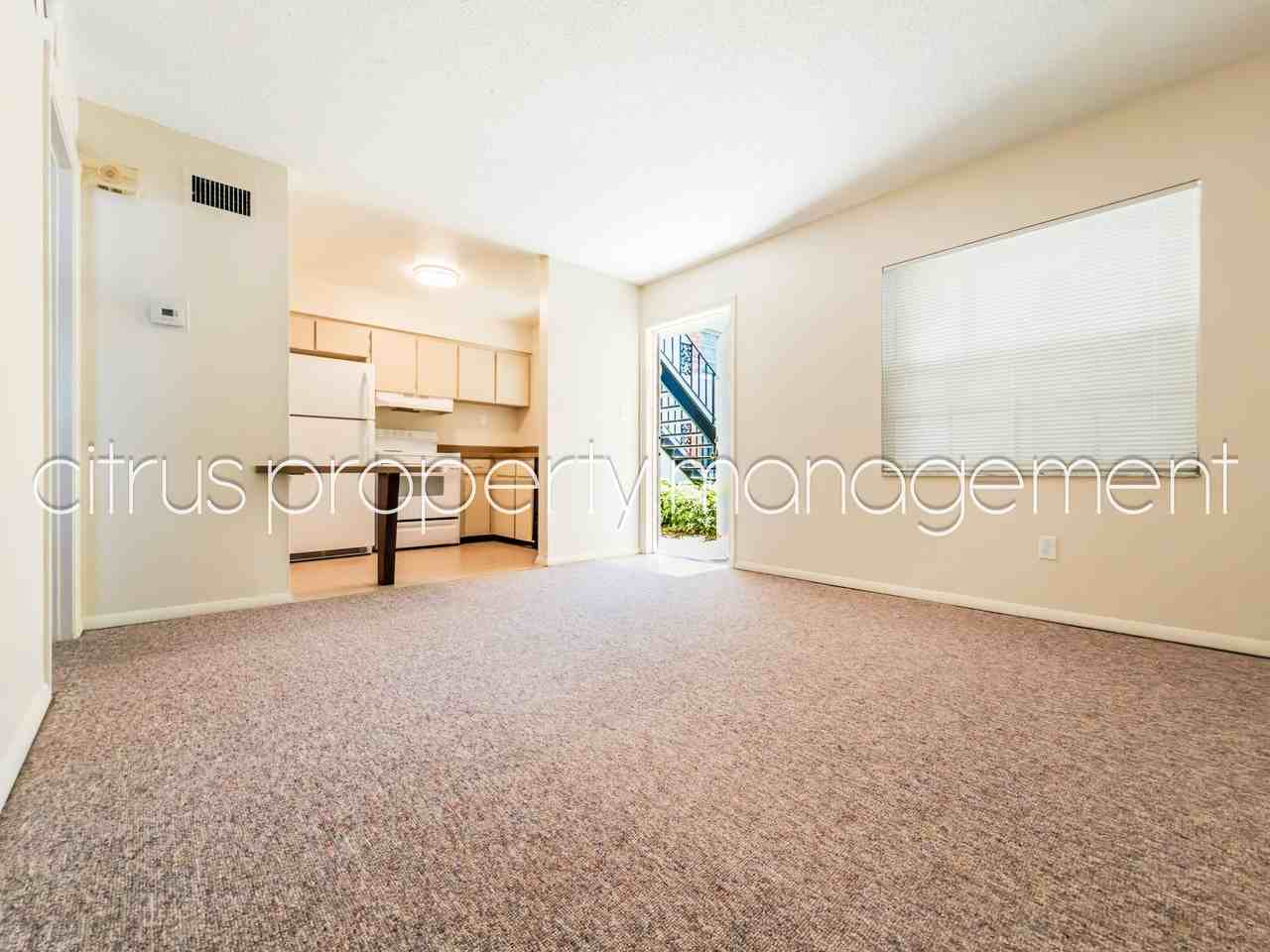 3034 Fairway Ln Apt A - Photo 5 of 24