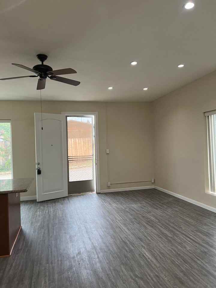 JULIAN AVENUE 12652 (1 - 3) - Photo 4 of 17