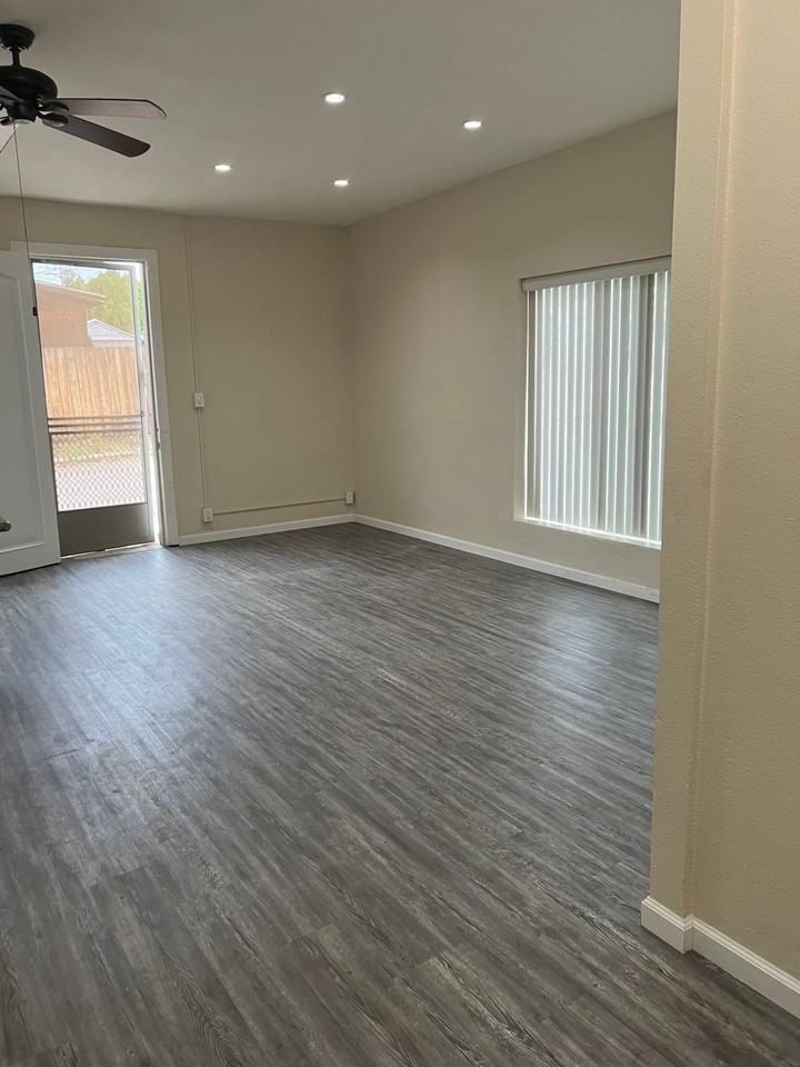 JULIAN AVENUE 12652 (1 - 3) - Photo 5 of 17