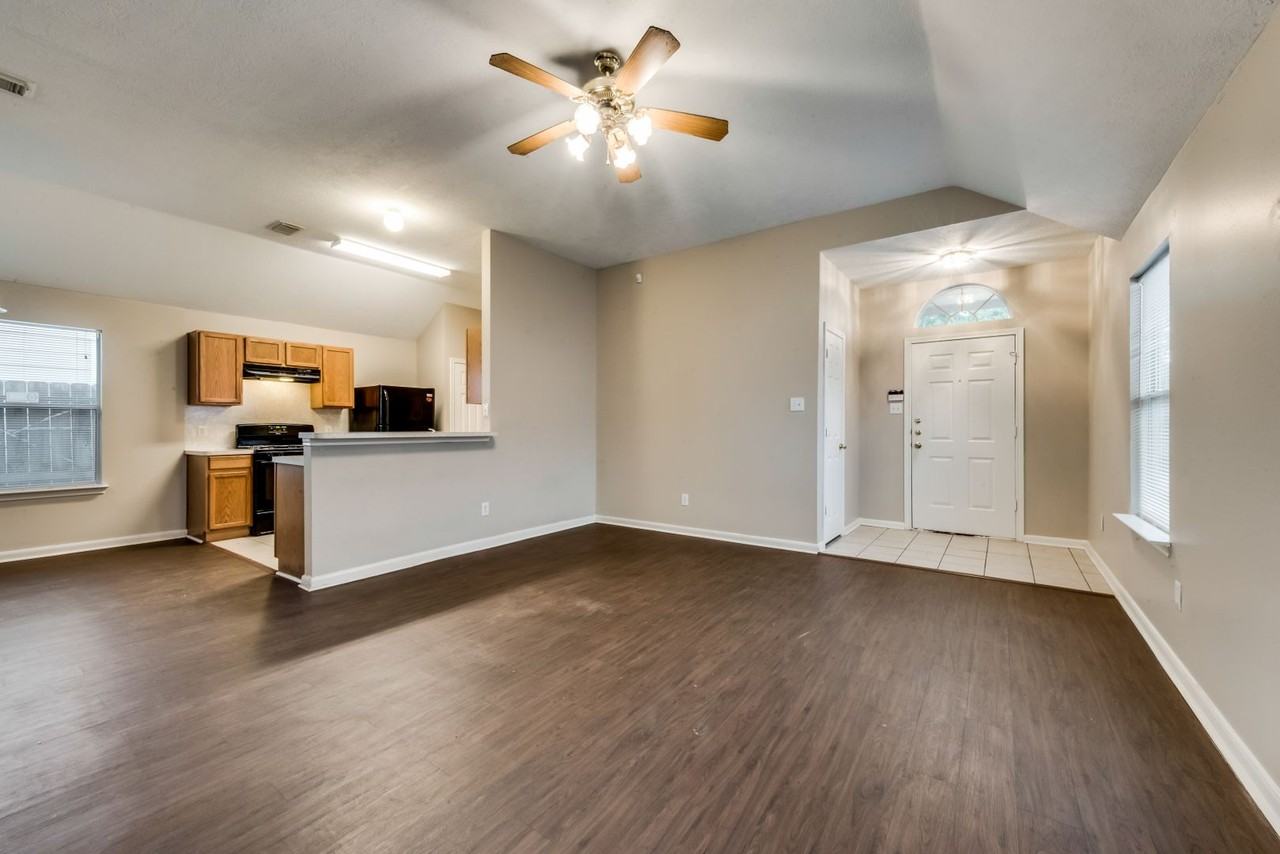 8342 Fuqua Gardens Dr - Photo 6 of 15