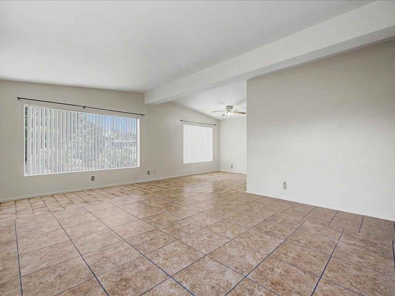 5716 E 4th St - Photo 5 of 29