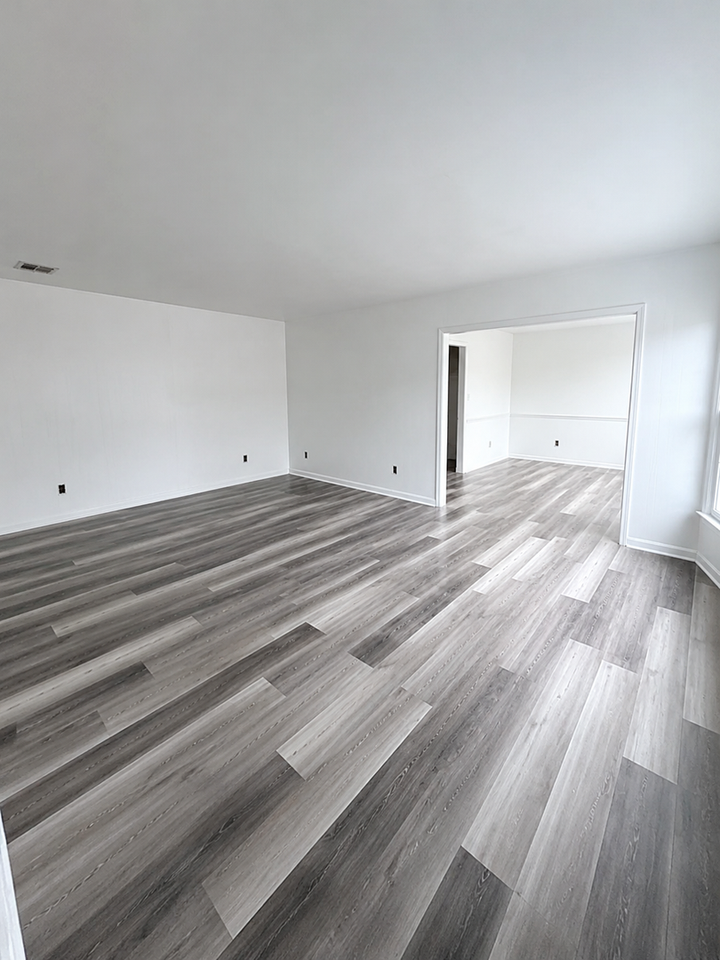 1915 Green Valley Dr - Photo 2 of 14