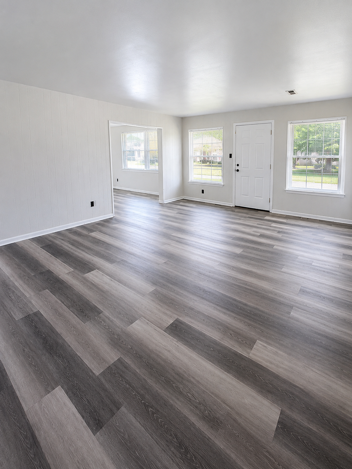 1915 Green Valley Dr - Photo 3 of 14
