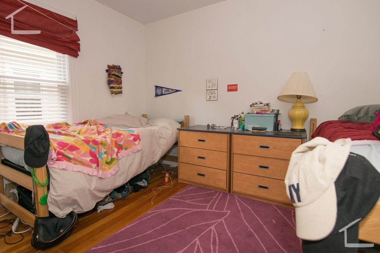 30 Brackett St - Photo 4 of 9