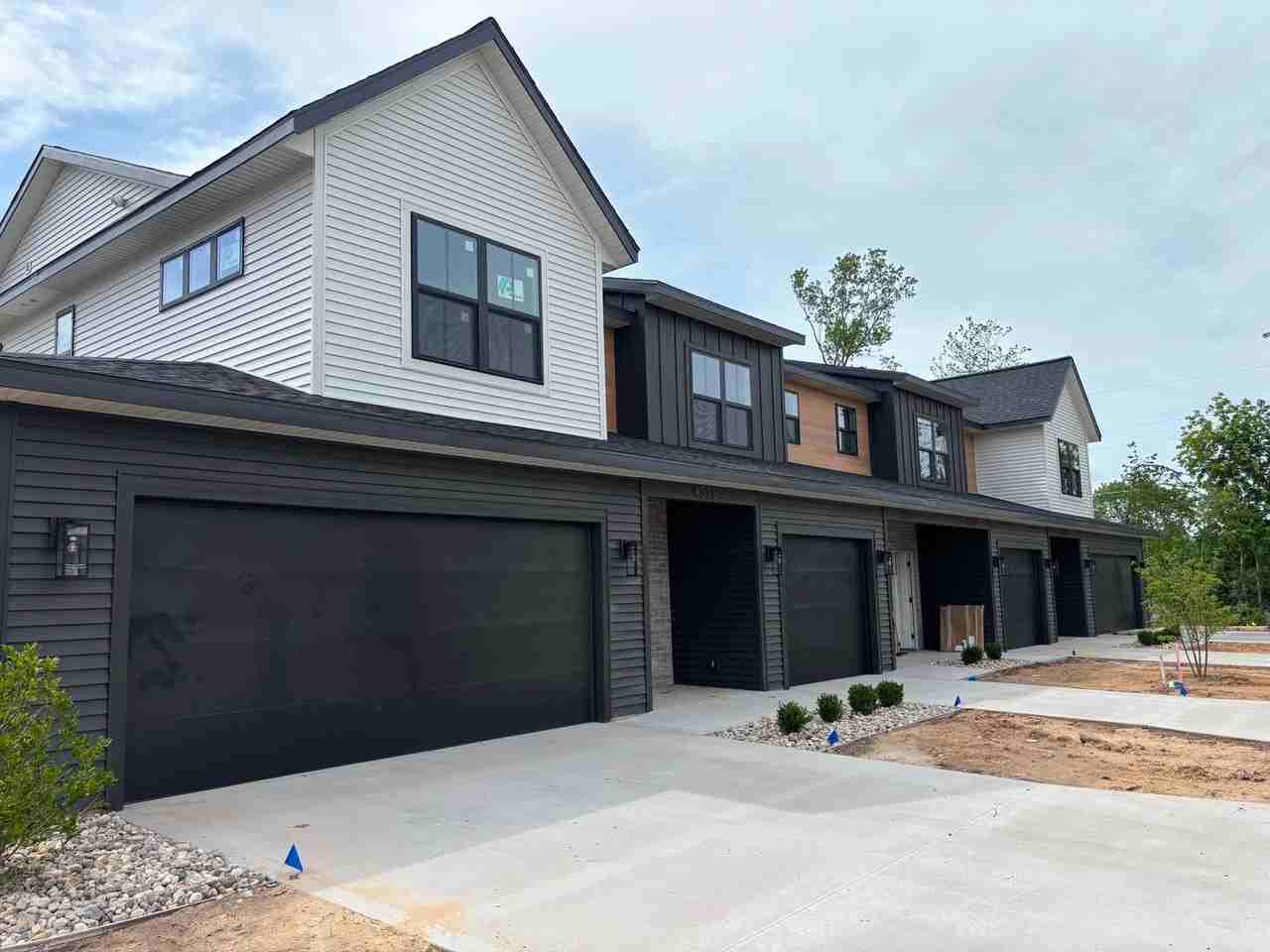 Brand-New Townhomes Near 5 Mile & East Beltline - Photo 2 of 41