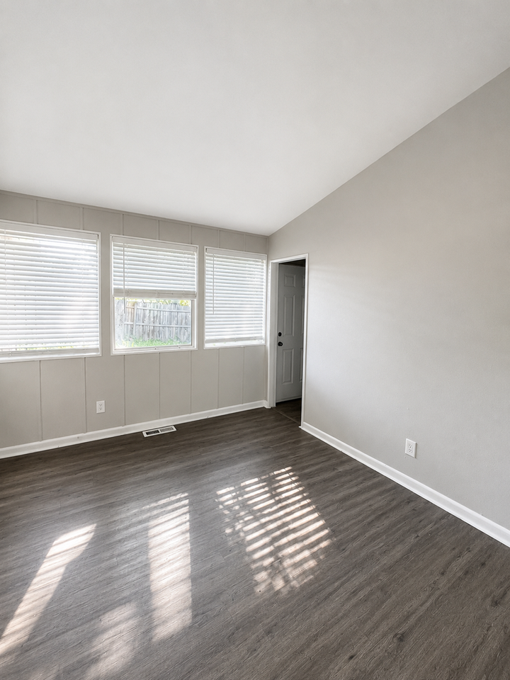 10448 Halls Ferry Rd - Photo 4 of 11