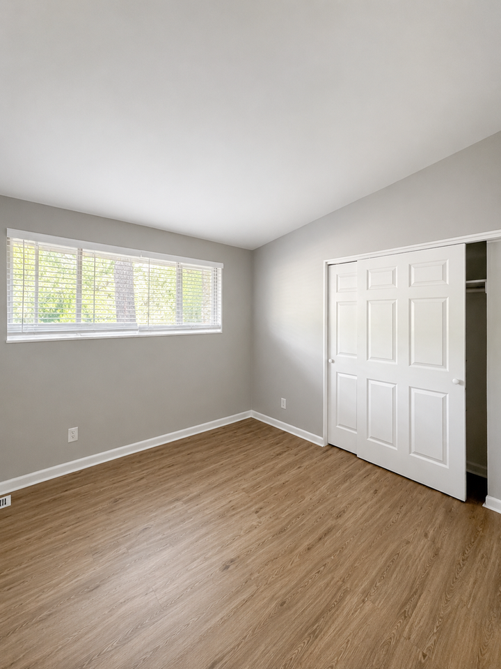 10448 Halls Ferry Rd - Photo 7 of 11