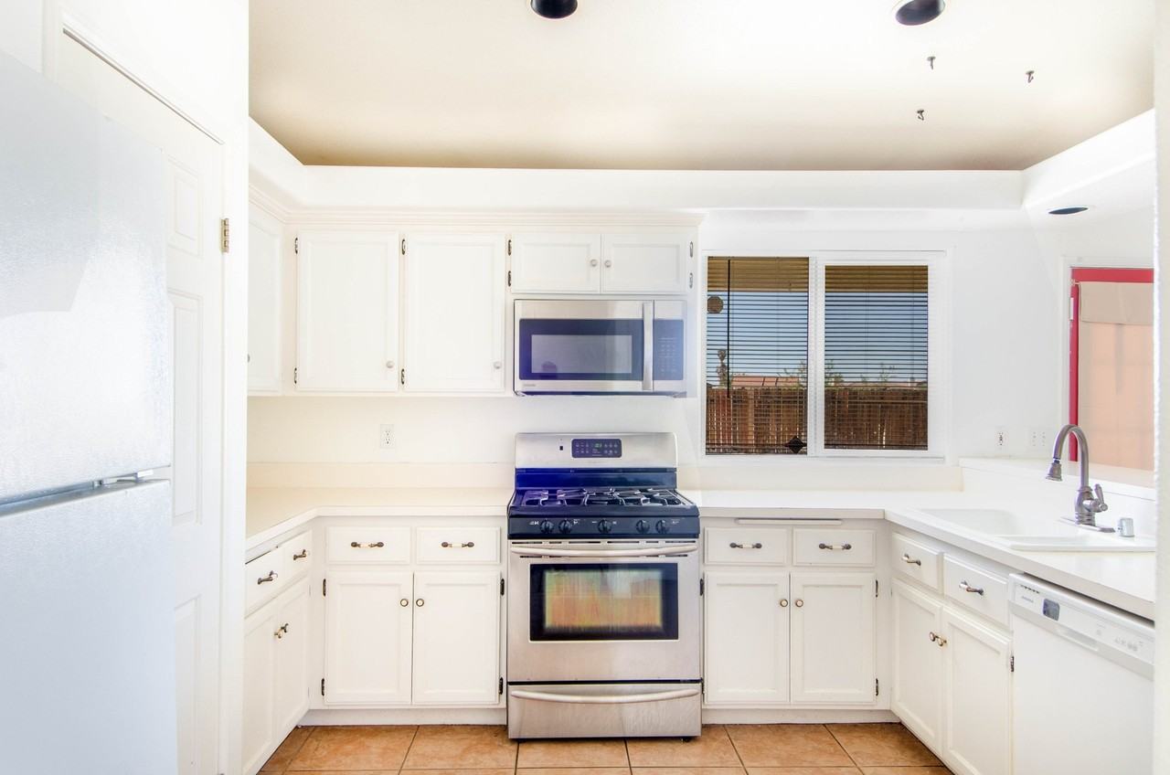 72548 Sunnyslope Dr - Photo 4 of 18