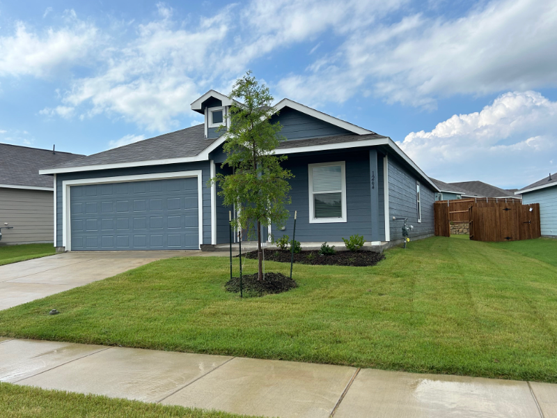 1264 Eclipse Ln - Photo 2 of 20