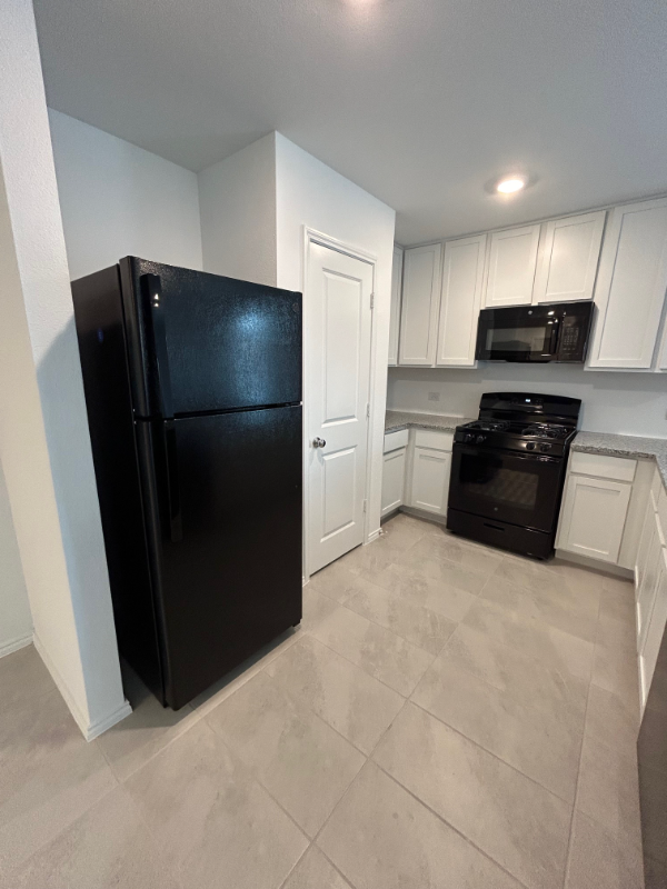 1264 Eclipse Ln - Photo 6 of 20