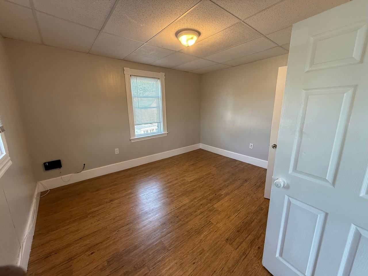 184 Laurel St #2 - Photo 6 of 11