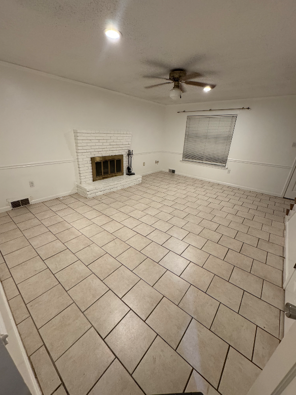 70 N Mclean Blvd - Photo 3 of 12