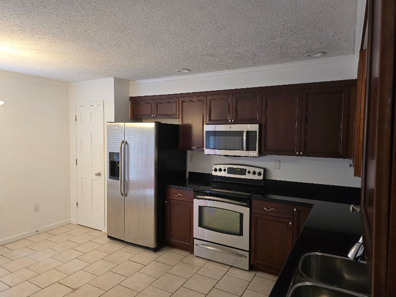 70 N Mclean Blvd - Photo 4 of 12
