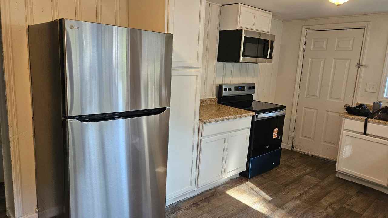 1373 Ridge Rd - Photo 4 of 9