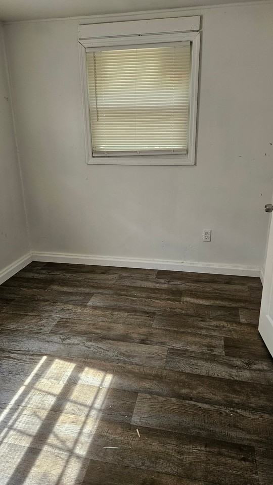 1373 Ridge Rd - Photo 7 of 9