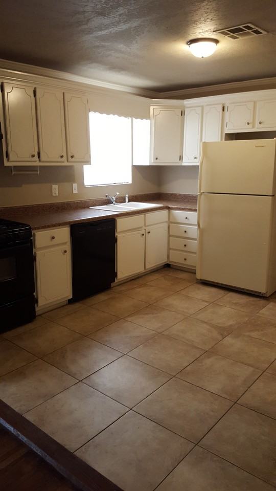 452 S 67th E Ave - Photo 3 of 31