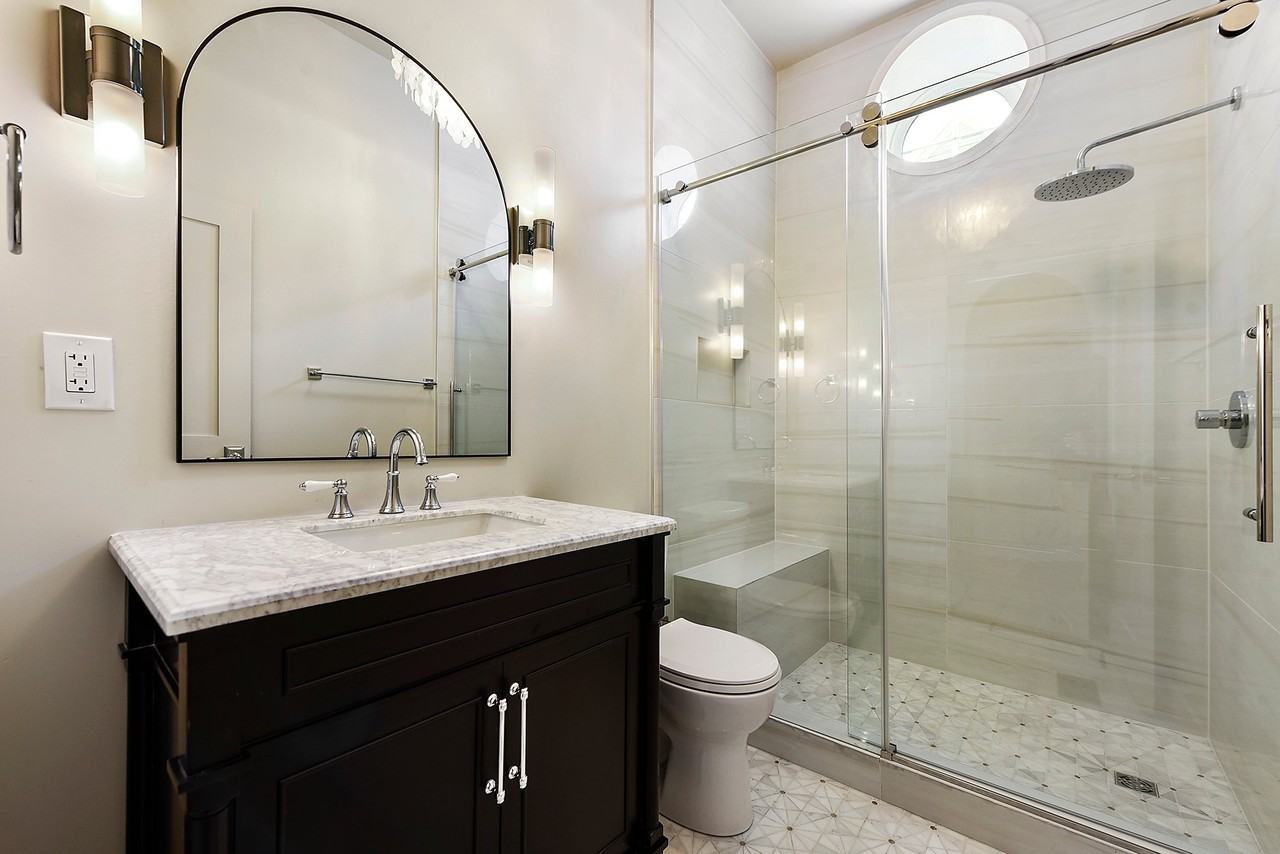 421 52nd St #1 - Photo 4 of 20