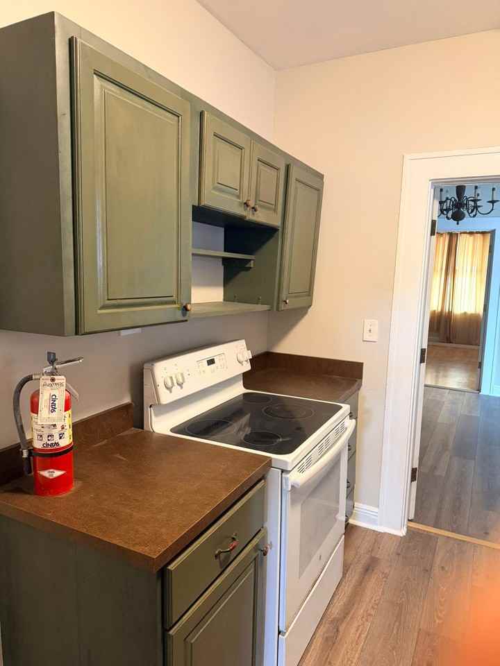 2143 5th Ave N - Photo 5 of 8