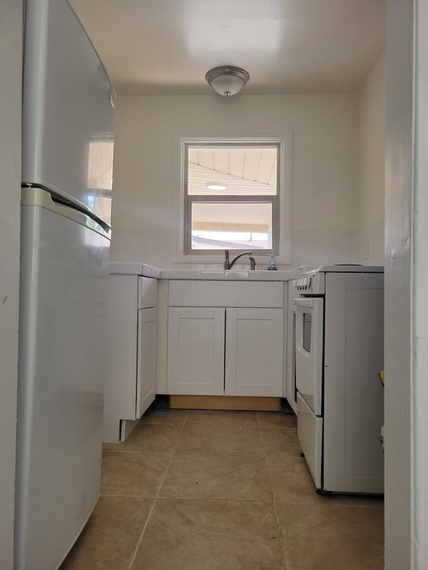 2084 Monroe Blvd - Photo 4 of 7