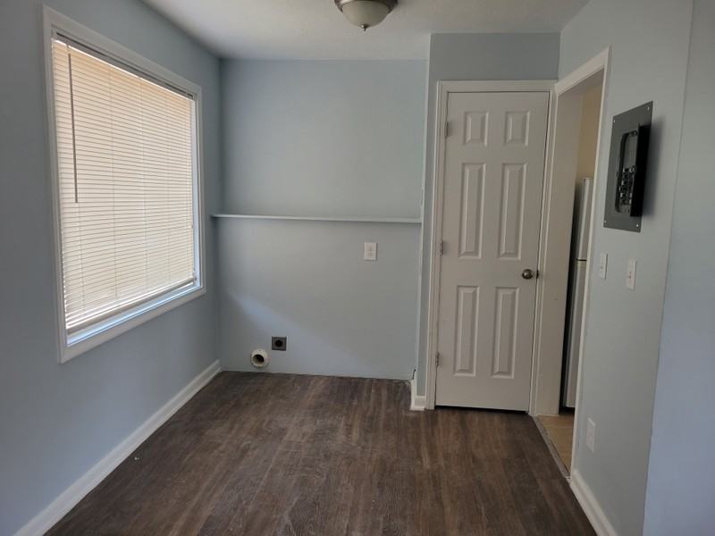 2084 Monroe Blvd - Photo 6 of 7