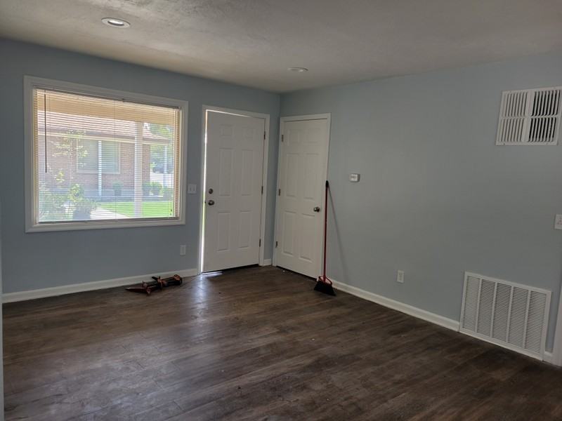 2084 Monroe Blvd - Photo 7 of 7