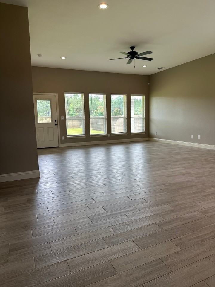 15439 Anna Ln - Photo 3 of 18
