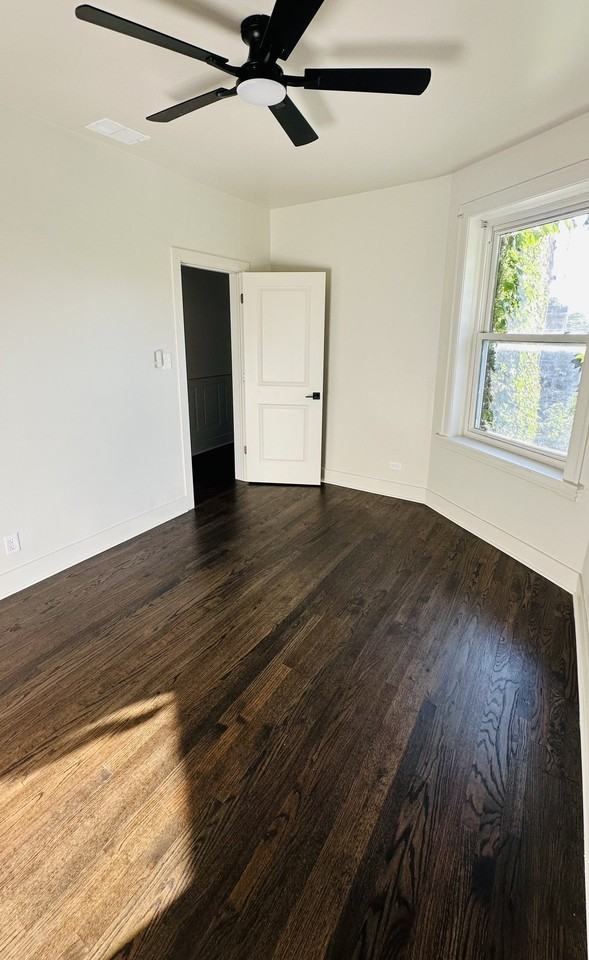 8220 S Eberhart Ave #3 - Photo 4 of 10