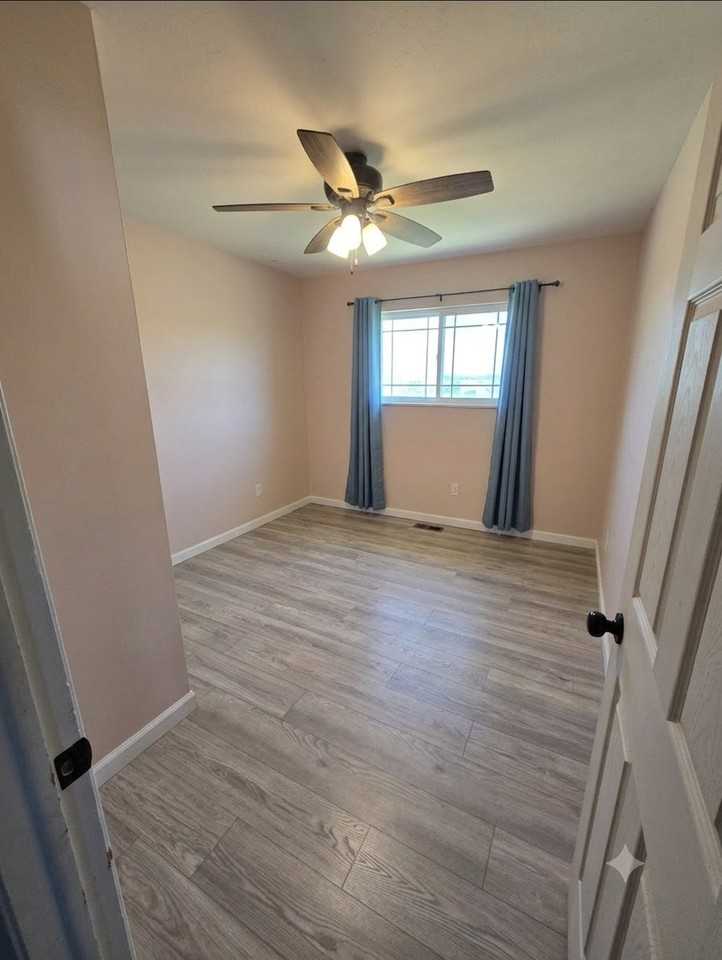 6455 Almont Dr - Photo 7 of 16