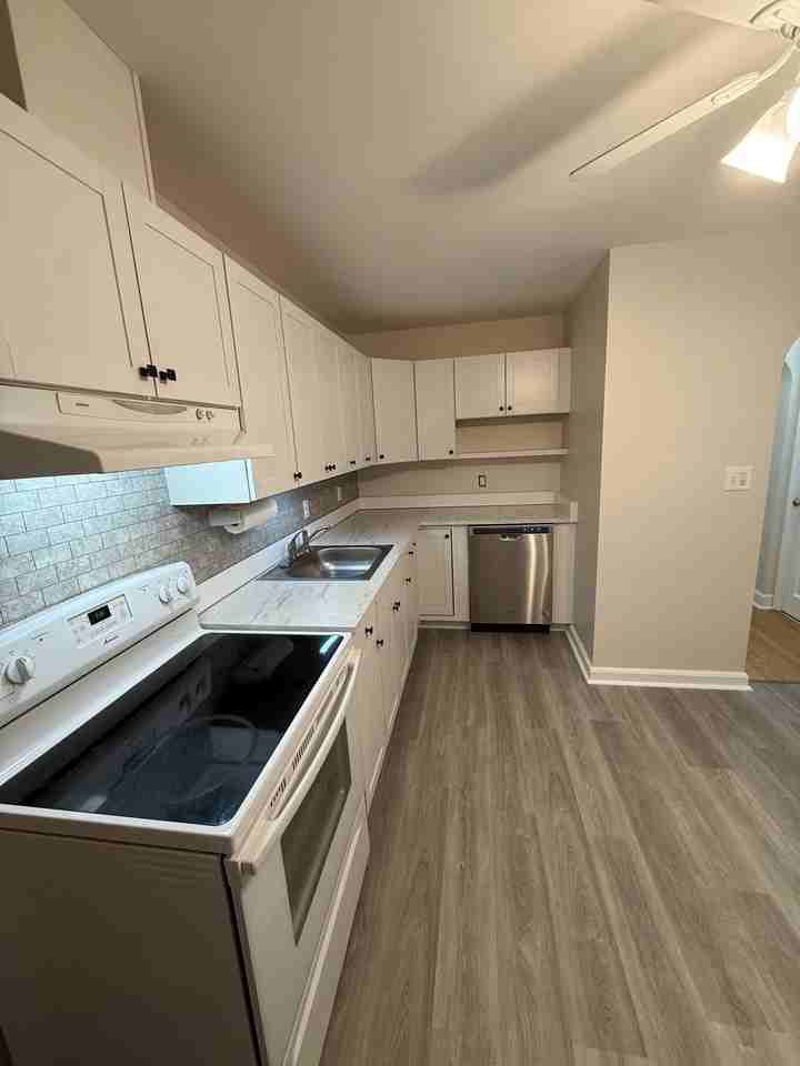 408 S 24th St - Photo 3 of 13
