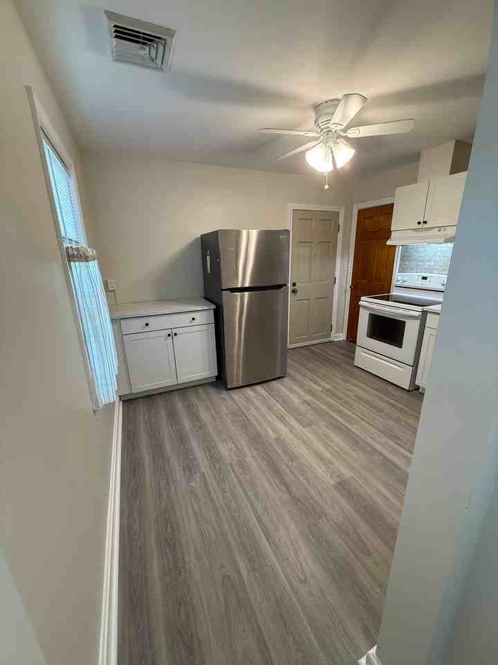 408 S 24th St - Photo 4 of 13