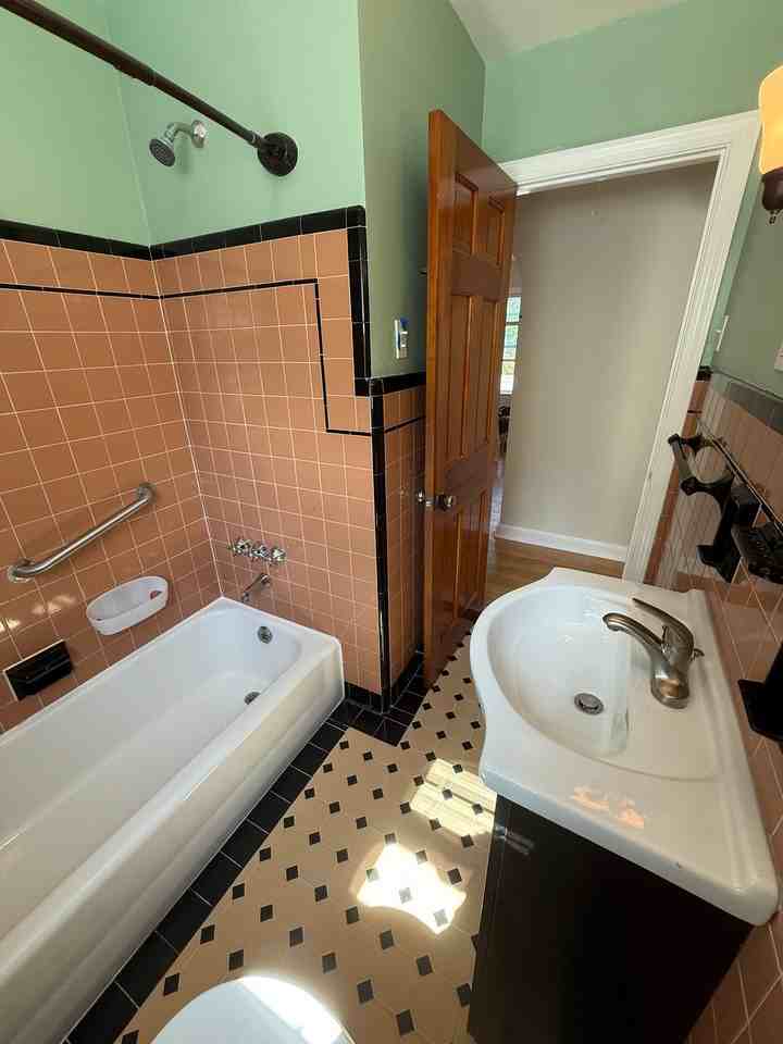 408 S 24th St - Photo 5 of 13