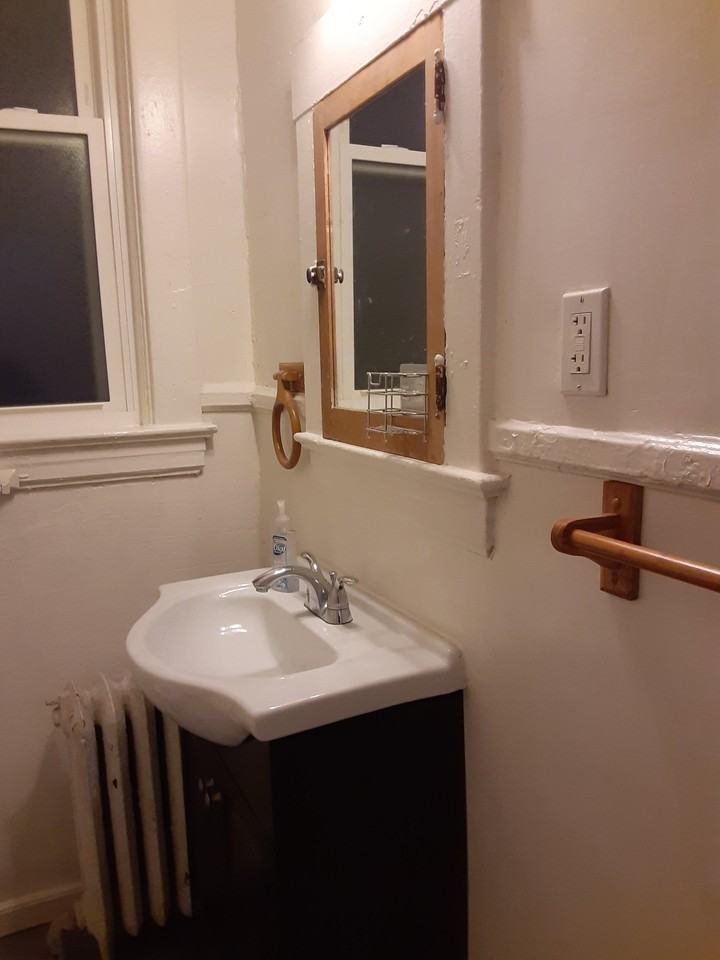 3215 Ward St #A - Photo 7 of 9