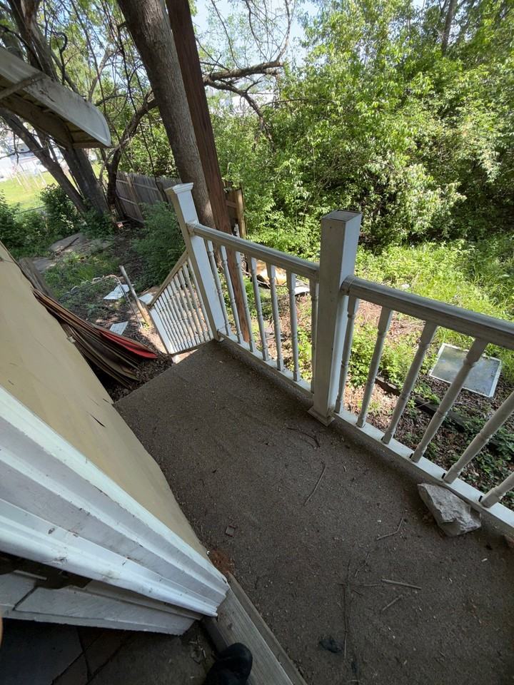 8116 Pelham Ave - Photo 3 of 20