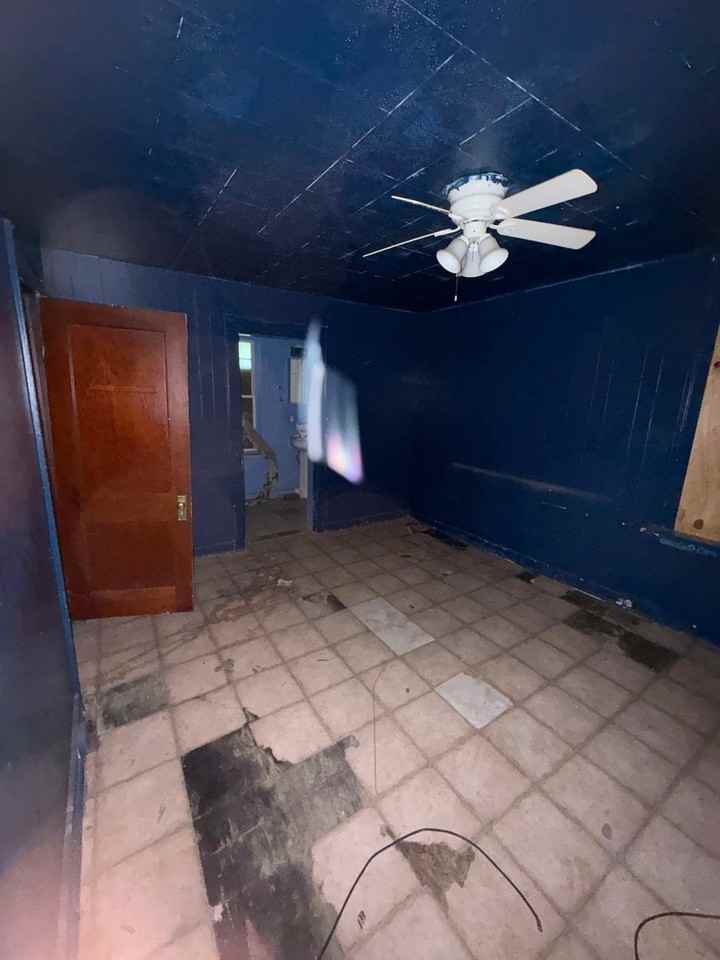 8116 Pelham Ave - Photo 7 of 20