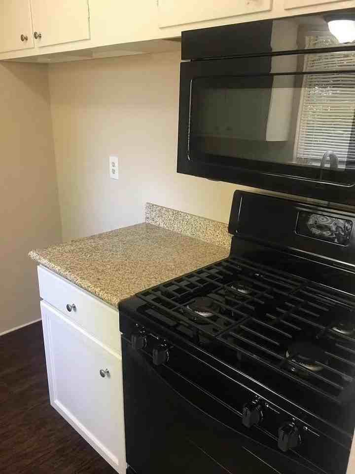 10614 Edgar St - Photo 4 of 6