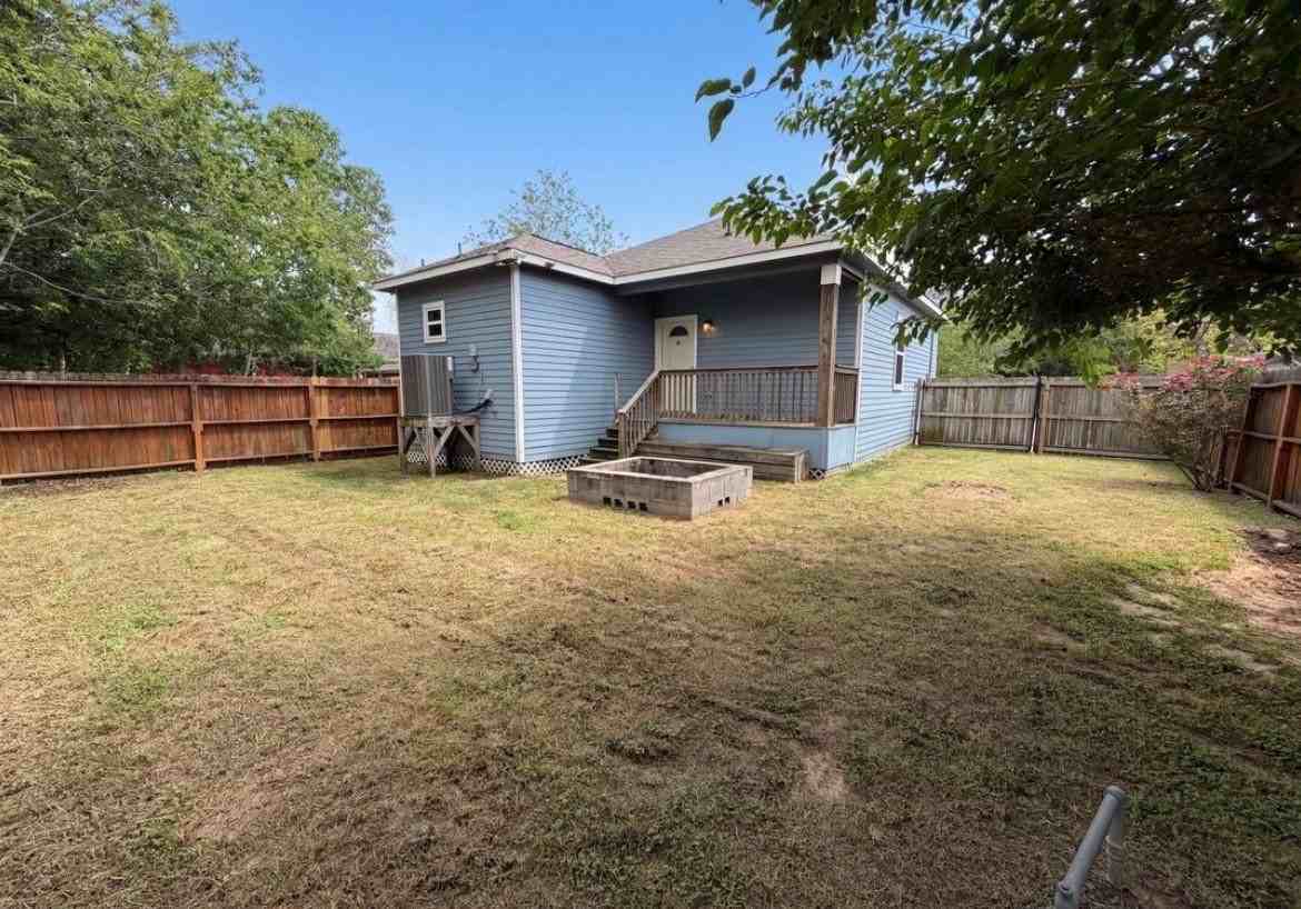 4417 Edward St - Photo 5 of 9
