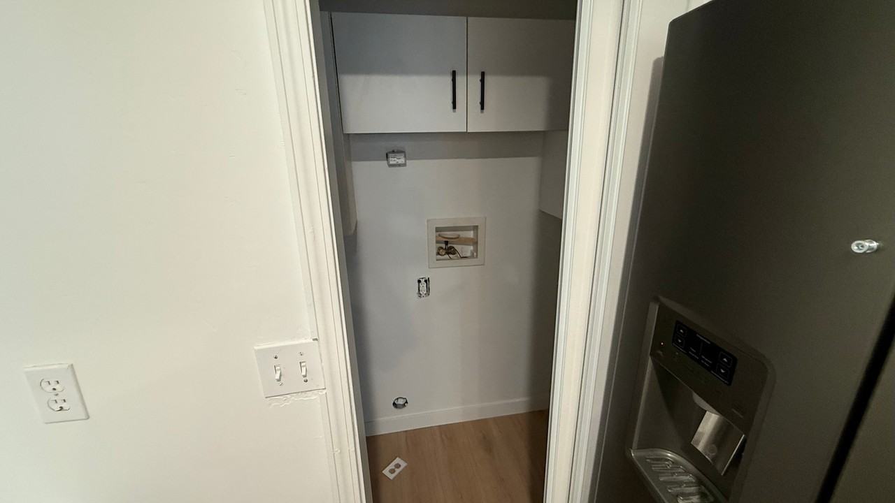 1184 N St - Photo 7 of 16