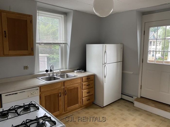 403 Putnam Ave #403-2 - Photo 2 of 6