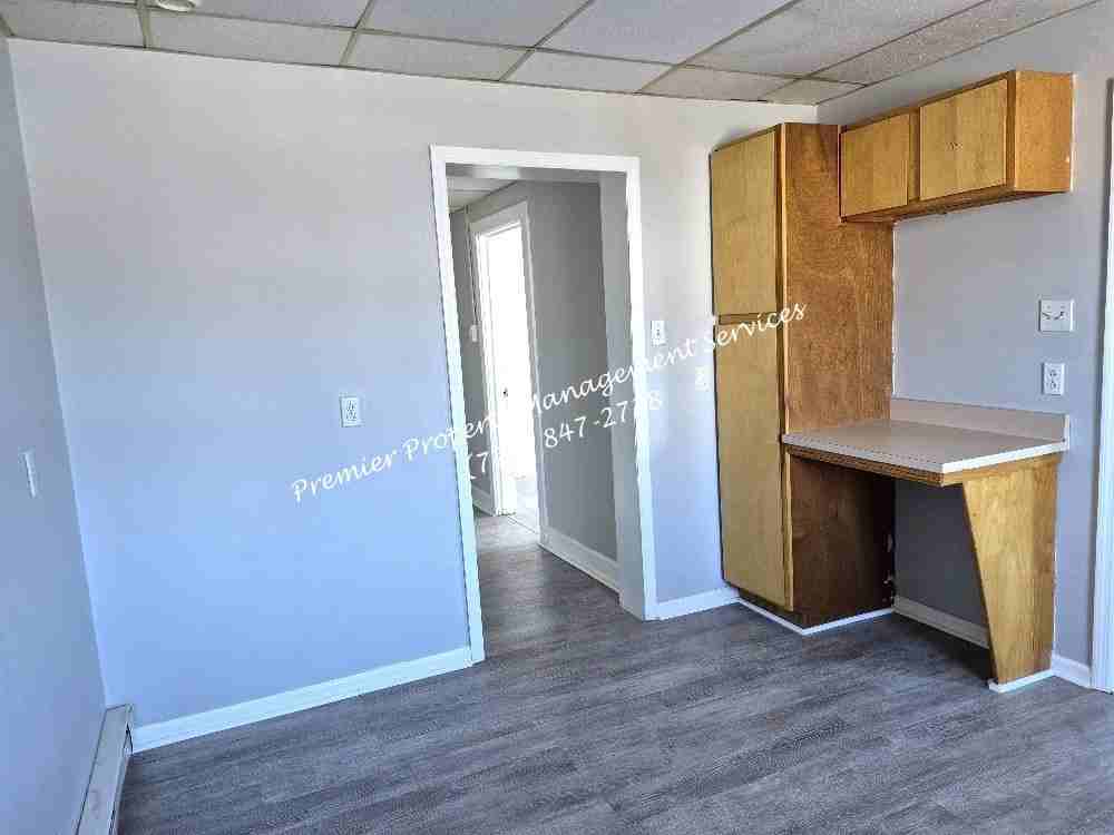542 Midland Avenue, Unit B - Photo 6 of 14