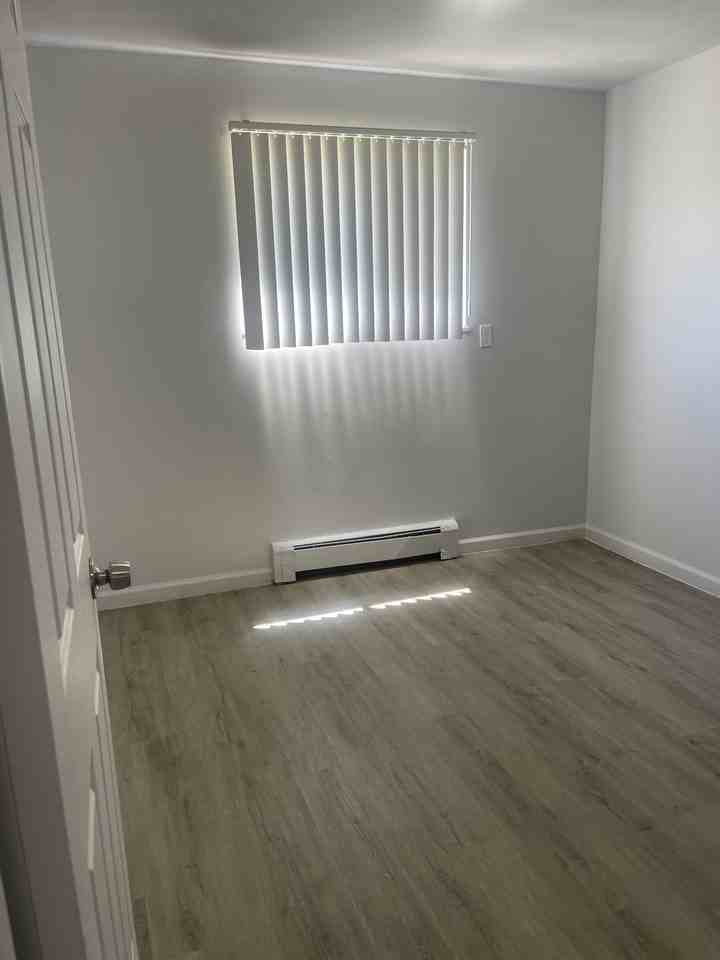 3715 Sandhurst Dr #5 - Photo 6 of 14