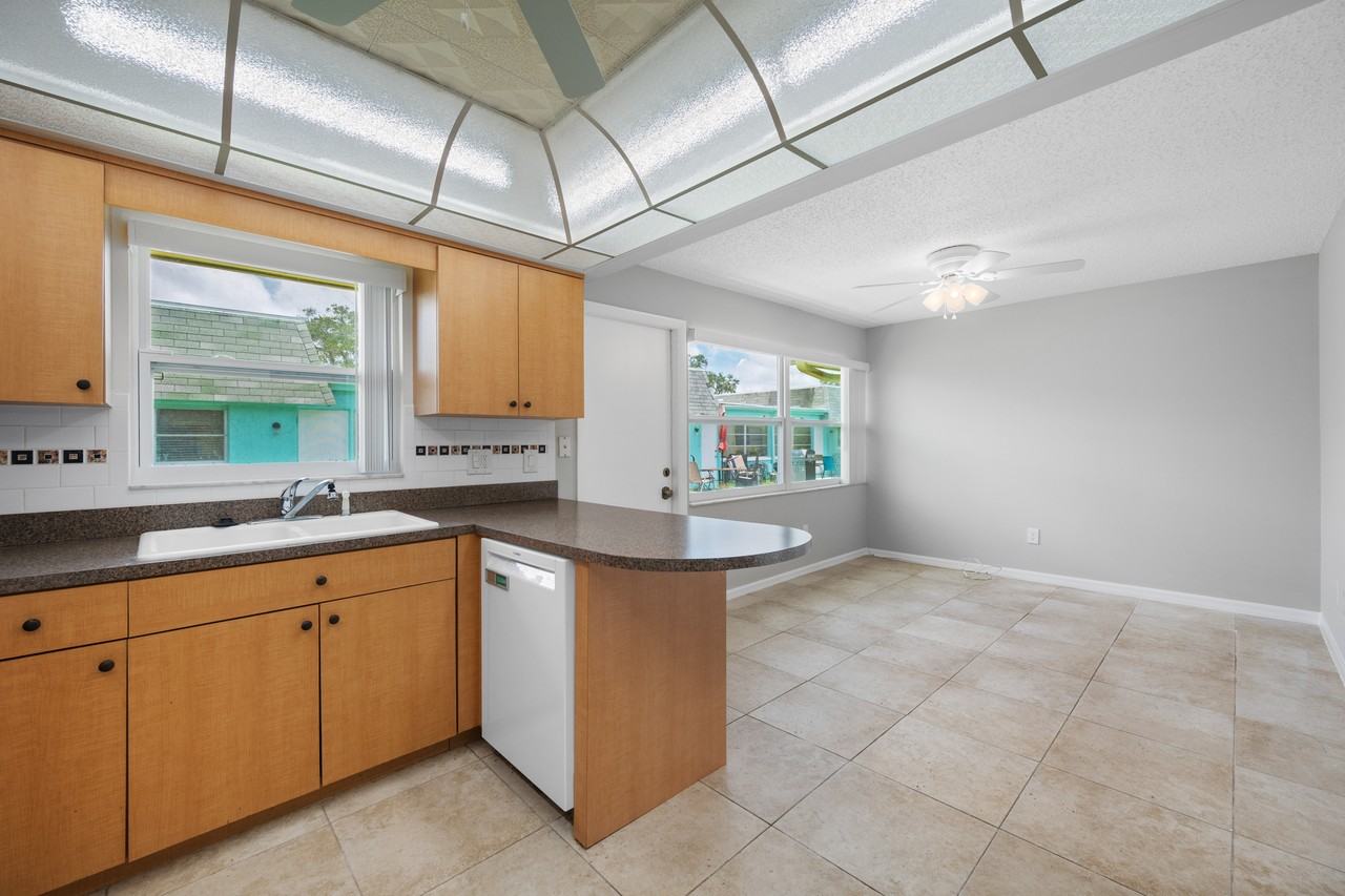7077 Versailles N #7077 - Photo 3 of 22