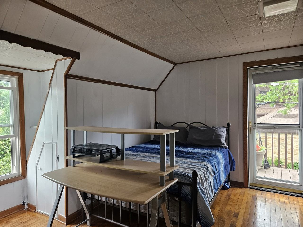407 N Pinecrest St - Photo 3 of 4