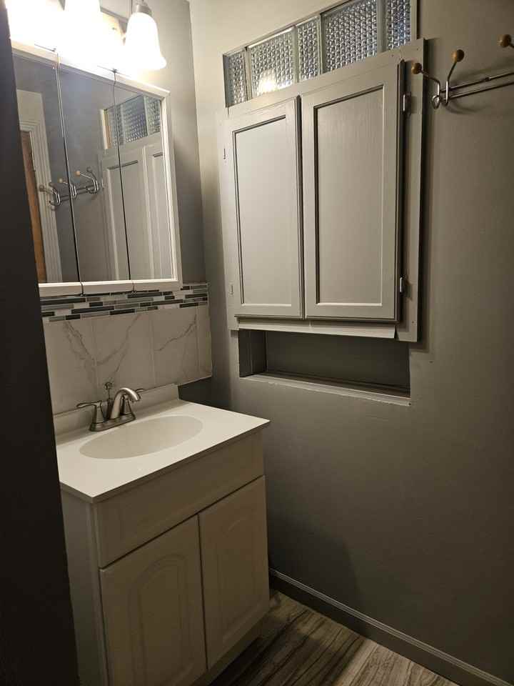 407 N Pinecrest St - Photo 4 of 4