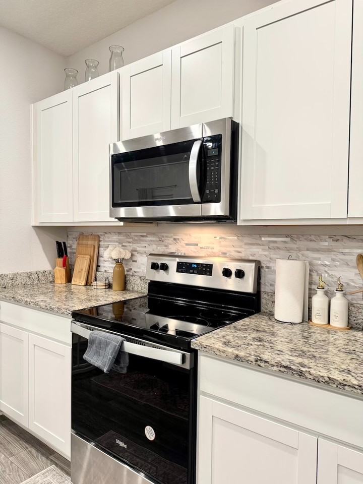 8121 Cheryl Ann Ln - Photo 6 of 35